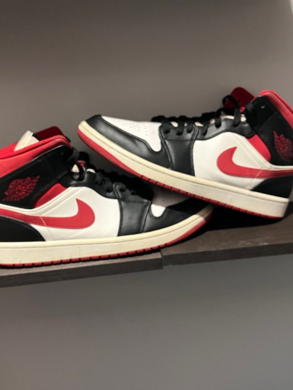 Air Jordan 1 Mid Black Gym red and white 100% authentic - Picture 14 of 14